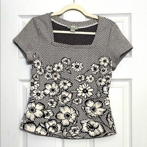 Maeve by Anthropologie Black and White Fitted Short Sleeve Sweater